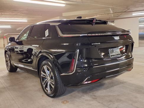 New 2026 Cadillac Lyriq Luxury RWD image 10