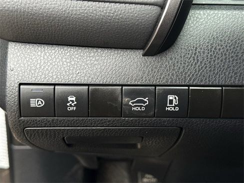 Used 2024 Toyota Camry SE image 22