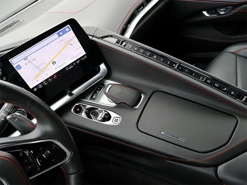 Used 2022 Chevrolet Corvette Stingray Premium Cpe w/ Z51 Performance Package image 19