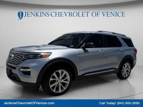 Used 2022 Ford Explorer Platinum w/ Equipment Group 601A AWD/4WD image 11