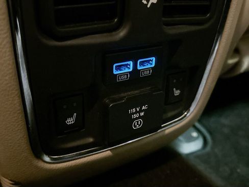 Used 2014 Jeep Grand Cherokee Limited image 32