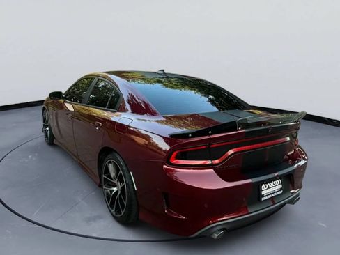 Used 2018 Dodge Charger R/T Scat Pack RWD image 12