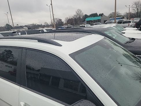 Used 2024 Volkswagen Atlas Peak Edition SE image 8