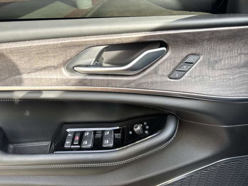 Used 2023 Jeep Grand Cherokee L Overland image 20