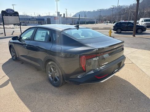 New 2026 Kia K4 LXS image 5