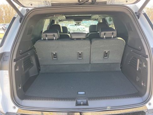 New 2026 Chevrolet Traverse High Country w/ LPO, Floor Liner Package image 6