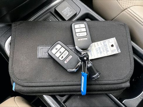 Used 2016 Honda CR-V Touring image 15