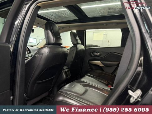 Used 2018 Jeep Cherokee Limited w/ High Altitude Package AWD/4WD image 31