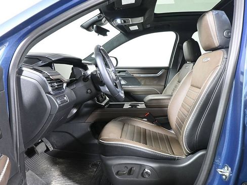 Used 2026 GMC Acadia Denali Ultimate w/ LPO, Floor Liner Package AWD/4WD image 3