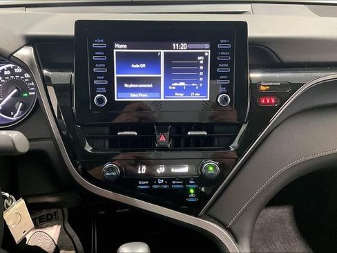 Used 2024 Toyota Camry SE image 15