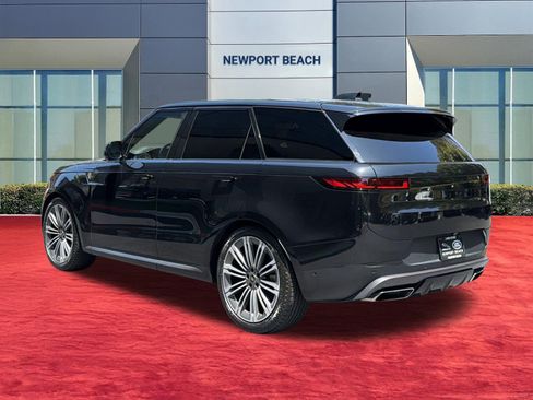 Used 2023 Land Rover Range Rover Sport SE AWD/4WD image 3