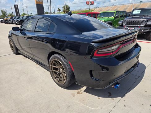 Used 2022 Dodge Charger R/T w/ Blacktop Package RWD image 5