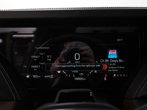 Used 2025 GMC Yukon Denali Ultimate AWD/4WD image 32