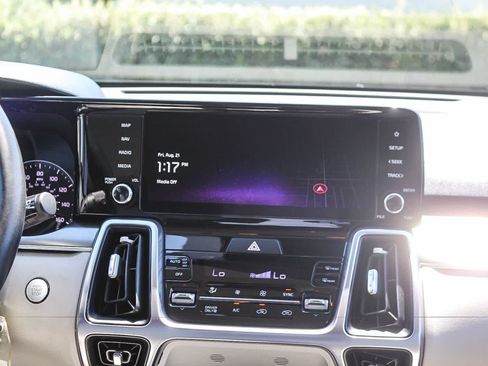 Used 2023 Kia Sorento EX FWD image 18