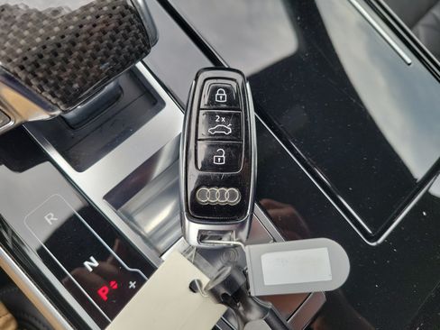 Used 2021 Audi S8 L w/ S8 Executive Package AWD/4WD image 30