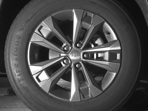 Used 2025 Chevrolet Equinox LT FWD image 13