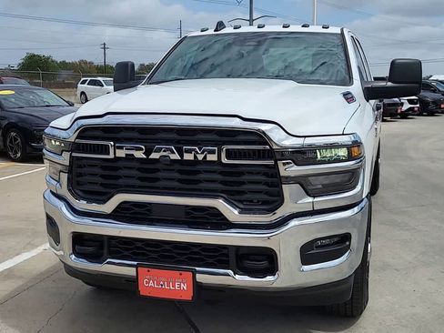 New 2026 RAM 2500 Tradesman AWD/4WD image 3