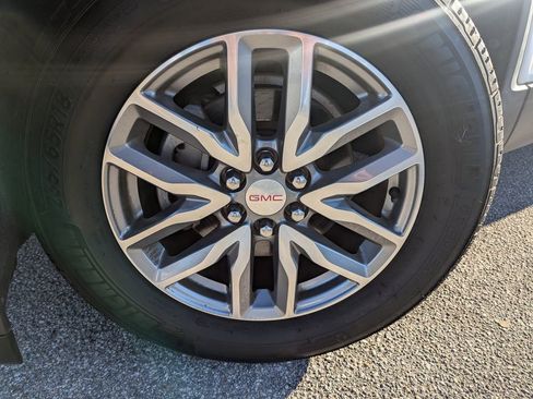 Used 2017 GMC Acadia SLE w/ Driver Alert Package I image 32