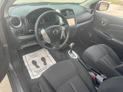 Used 2018 Nissan Versa SV FWD image 9