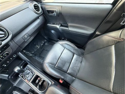 Used 2018 Toyota Tacoma TRD Pro AWD/4WD image 10