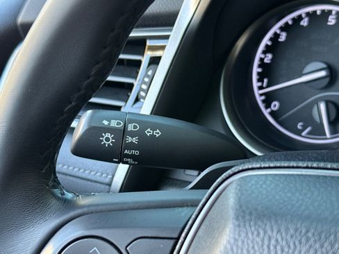 Used 2022 Toyota Camry SE FWD image 34