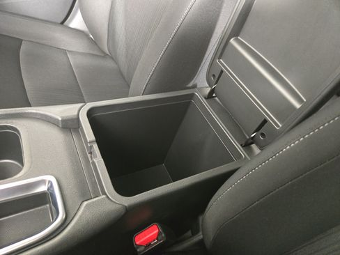 Used 2024 Nissan Sentra SV FWD image 27