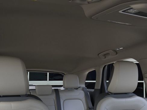 New 2026 Lincoln Corsair Premiere image 22