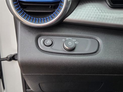 Used 2024 Chevrolet Trax LT image 25