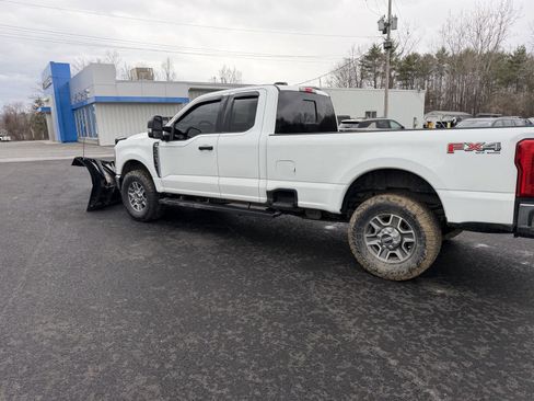 Used 2025 Ford F350 XLT w/ FX4 Off-Road Package image 4