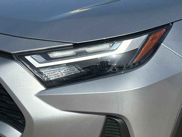 Used 2024 Toyota RAV4 LE FWD image 4