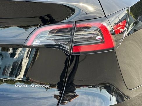 Used 2025 Tesla Model Y Long Range image 33