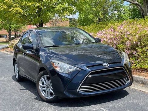 Used 2017 Toyota Yaris iA image 1
