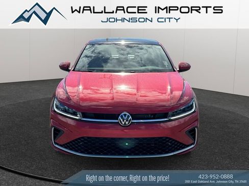 Used 2025 Volkswagen Jetta SE FWD image 8