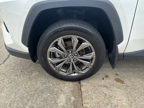 Used 2022 Toyota RAV4 Limited AWD/4WD image 34