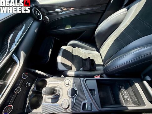 Used 2018 Alfa Romeo Stelvio Quadrifoglio w/ Driver Assist Dynamic Package AWD/4WD image 20