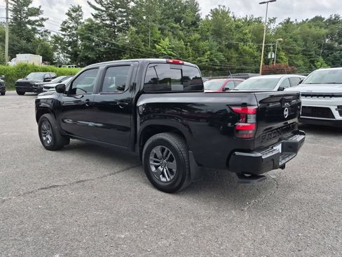 Used 2025 Nissan Frontier SV w/ Tow Package RWD image 4
