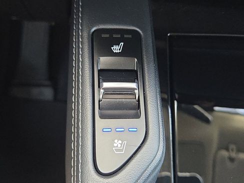 Used 2022 Kia Telluride EX w/ EX Premium Package image 24