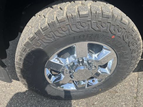 Used 2017 GMC Sierra 3500 Denali w/ Duramax Plus Package AWD/4WD image 15