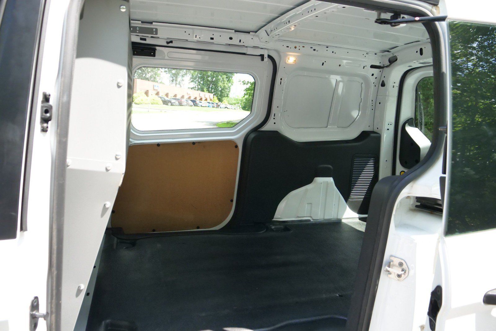 Used 2015 Ford Transit Connect XL FWD image 24