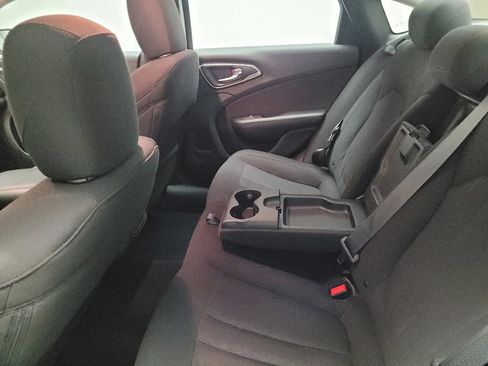 Used 2015 Chrysler 200 Limited w/ Convenience Group FWD image 18