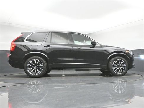 Used 2022 Volvo XC90 T6 Momentum image 45
