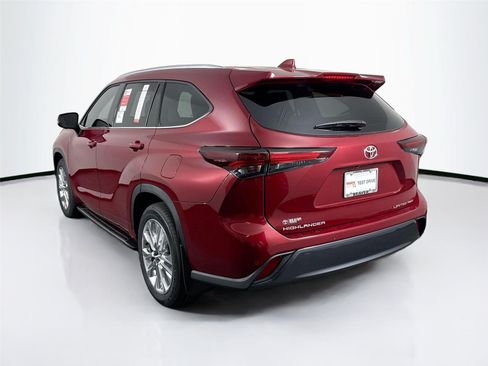 New 2026 Toyota Highlander Limited AWD/4WD image 8