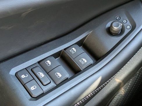 New 2025 Jeep Grand Cherokee L Laredo image 21