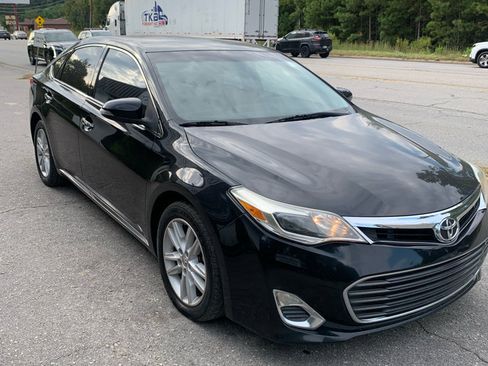 Used 2013 Toyota Avalon XLE image 3