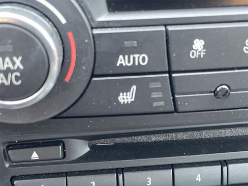 Used 2013 BMW 335i Convertible image 6