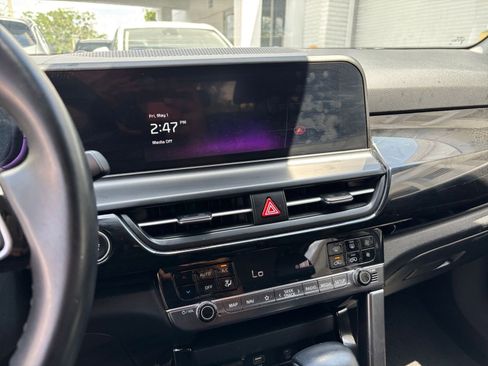 Used 2025 Kia Seltos S FWD image 17