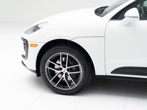 Used 2025 Porsche Macan image 11