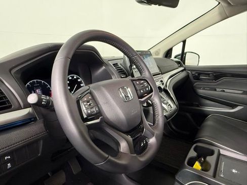 Used 2025 Honda Odyssey Touring image 15