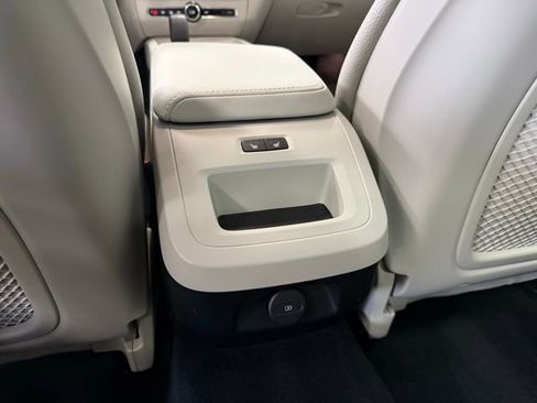 Certified 2024 Volvo S60 B5 Core image 28