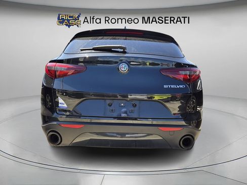 Used 2023 Alfa Romeo Stelvio Sprint image 5